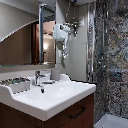 Casa Ninetta - Spaccanapoli - Il Tipico Pianterreno Della Antica! * Nápoles