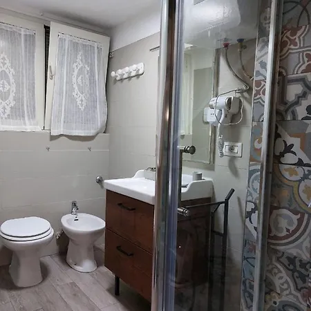 Casa Ninetta - Spaccanapoli - Il Tipico Pianterreno Della Antica!